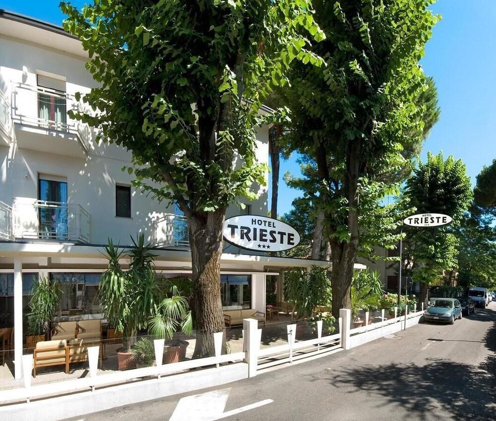 Hotel Trieste Cervia Extérieur photo